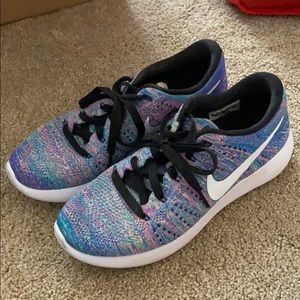 Woman’s Nike lunarepic flyknit